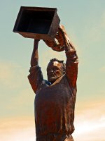 Ray_Price_Statue.jpg